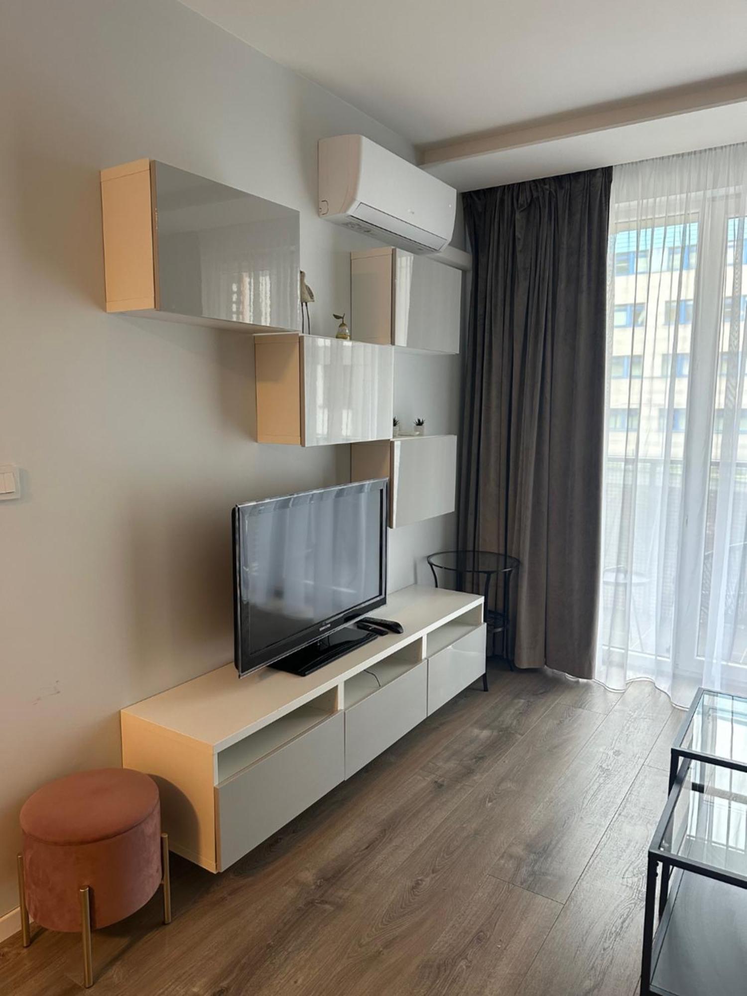 Modern Apartment Near To The Chopin'S Airport Cybernetyki 2A Varsó Kültér fotó