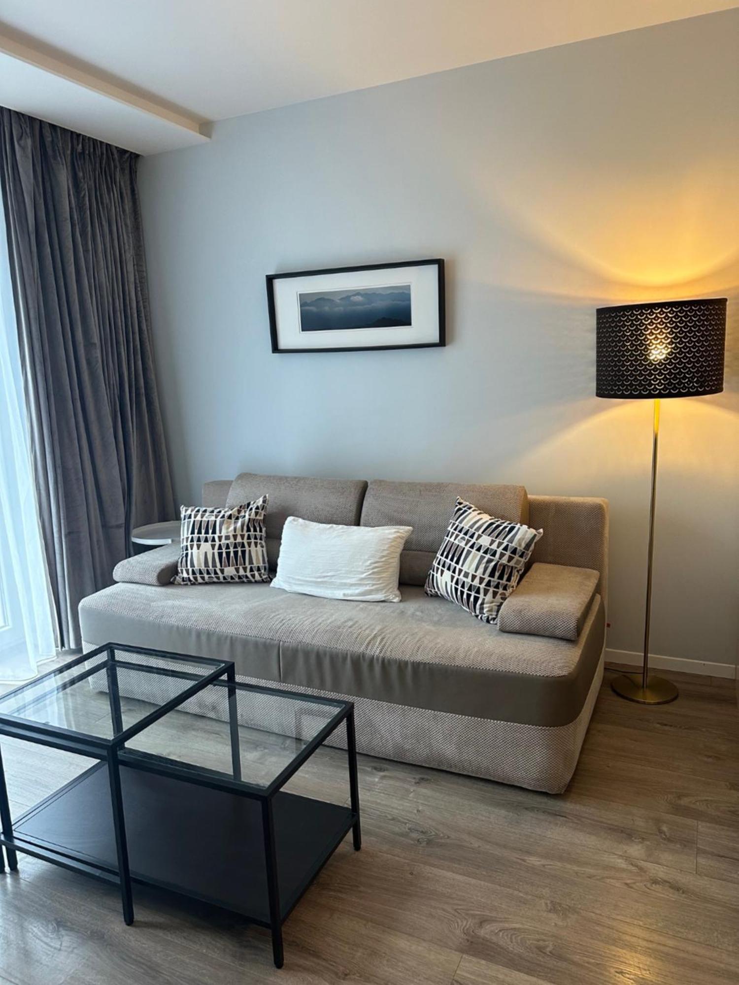 Modern Apartment Near To The Chopin'S Airport Cybernetyki 2A Varsó Kültér fotó