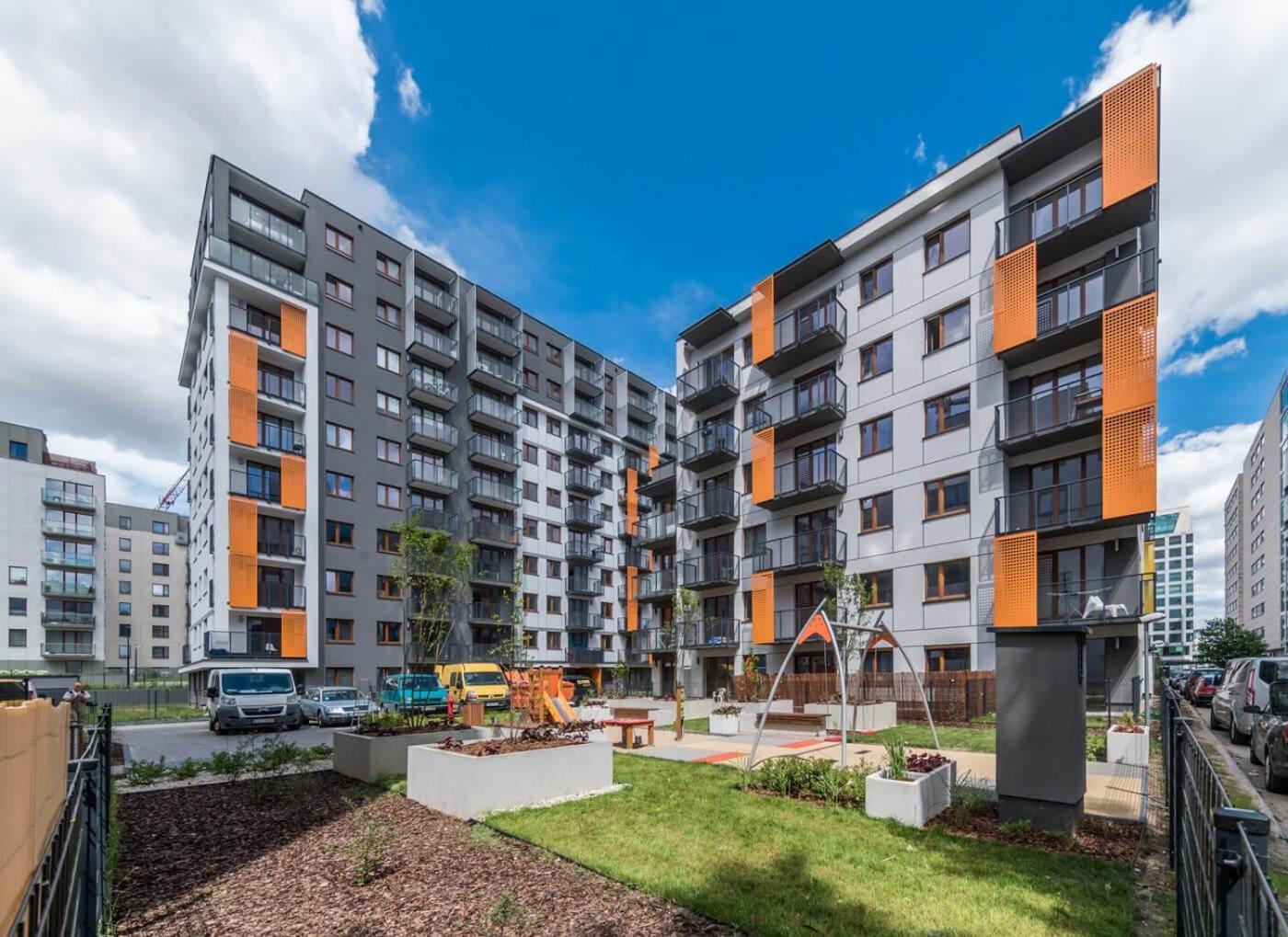 Modern Apartment Near To The Chopin'S Airport Cybernetyki 2A Varsó Kültér fotó